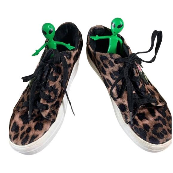Steve Madden Leopard Platform Sneaker SIZE 6 Faux Calfskin Cheetah Animal Vegan - Picture 1 of 7